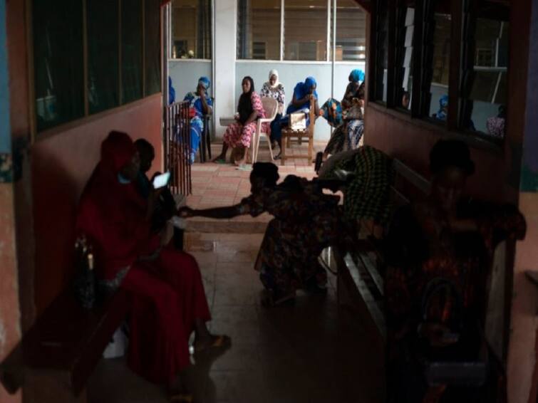 WHO says probing Indian cough syrup after 66 children die Gambia 66 குழந்தைகள் மரணம்...இந்திய மருந்து உட் கொண்டது காரணமா? காம்பியா நாட்டில் துயர சம்பவம்