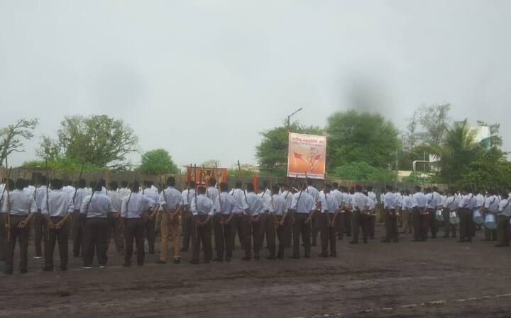 विजयादशमीचा मोठा उत्सव साजरा केला जात आहे.