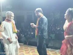 CM नीतीश के चहेते नेता का डांस सोशल मीडिया पर वायरल, बार-बालाओं संग जमकर लगा रहे ठुमके