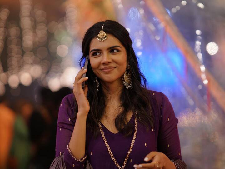 ఈ సంబురాల్లో క్యూట్ బ్యూటీ కళ్యాణి ప్రియదర్శన్ సందడి చేసింది. Photo@KalyaniPriyadarshan/instagram