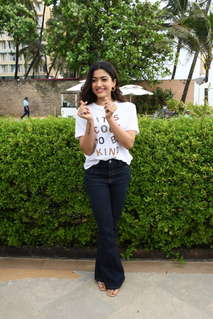 పూర్తి స్థాయిలో ఎమోషన్ తో కూడిన ఈ సినిమాను శోభా క‌పూర్, ఏక్తా క‌పూర్‌లు నిర్మించారు.