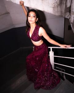 Kriti Kharbanda Photos: మెలికల్ తిరుగుతుంటే అమ్మాయో మిరాకిల్ జరుగుతోంది అయ్యాయో