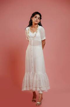 Anaswara Rajan : வெள்ளை நிறமே வெள்ளை நிறமே... அணஸ்வரா ராஜனின் ரீசண்ட் க்ளிக்ஸ்!