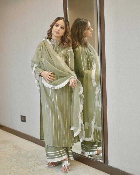 Hina Khan : Hina Khan का स्टाइलिश देसी लुक; बहुत सुंदर लग रहा है! Hina Khan : Hina Khan का स्टाइलिश देसी लुक; बहुत सुंदर लग रहा है!