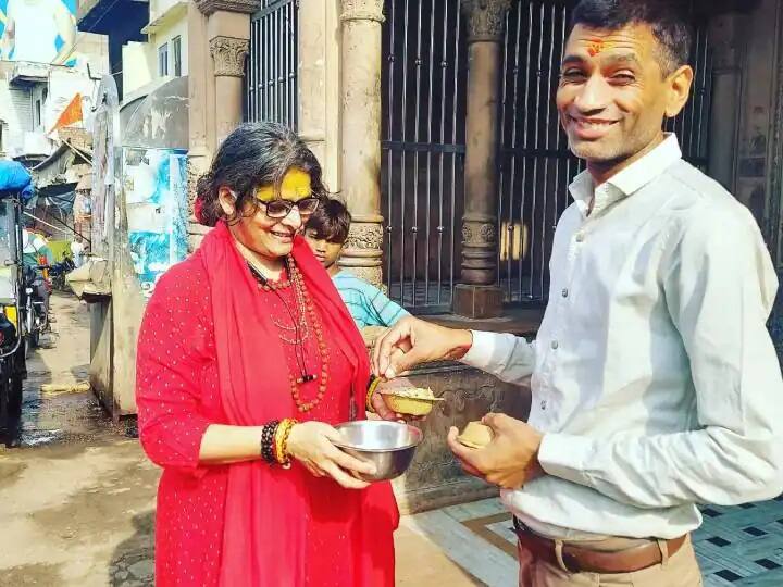 Video: tv actress nupur alankar became solitaire sanyasi and now she is begging Watch: એક્ટિંગ છોડી સંન્યાસી બની ગઇ એક્ટ્રેસ, રસ્તાં પર ફરી-ફરીને માંગી રહી છે ભિક્ષા, વીડિયો વાયરલ