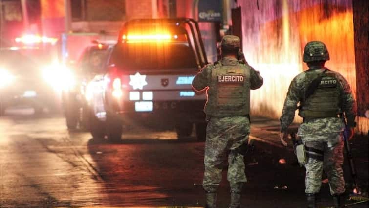 america mexico firing 18 people including mayor killed global marathi news America Firing : मेक्सिकोच्या सिटी हॉलमध्ये अंदाधुंद गोळीबार, महापौरांसह 18 जण ठार