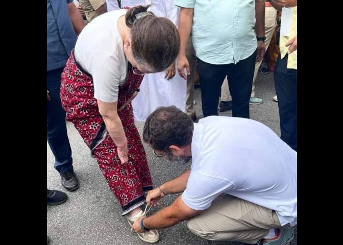 Rahul Gandhi Ties Sonia Gandhi's Shoelace During Bharat Jodo Yatra, Images Go Viral Rahul Gandhi Ties Sonia Gandhi's Shoelace During Bharat Jodo Yatra, Images Go Viral