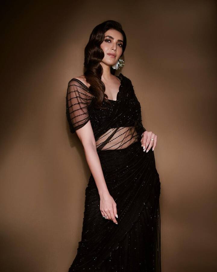 करिश्मा तन्ना बॉलिवूड चित्रपट संजूमध्ये देखील दिसली आहे.(फोटो सौजन्य:karishmaktanna/इन्टाग्राम)