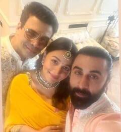 Alia Bhatt : పండగ వేళ శ్రీమంతం జరుపుకున్న ఆలియా భట్