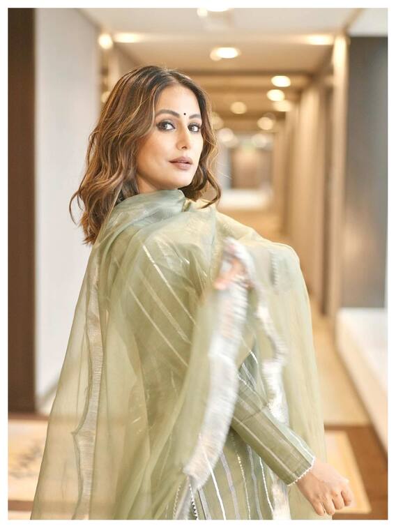 ग्रीन सूट में हिना खान का एथनिक लुक