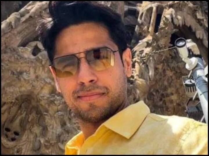 स्ट्रगल के दिनों को याद करके बोले Sidharth Malhotra, 'सब उड़ाते थे मेरे एक्टर बनने के सपने का मजाक...' Sidharth Malhotra opens up on his struggling days Nobody believed me that I will be actor स्ट्रगल के दिनों को याद करके बोले Sidharth Malhotra, 'सब उड़ाते थे मेरे एक्टर बनने के सपने का मजाक...'