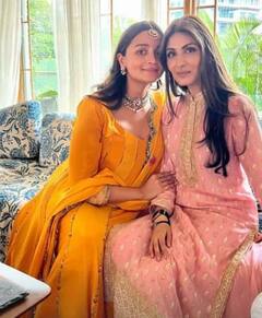 Alia Bhatt Baby Shower: આલિયા ભટ્ટના Baby Showerમાં પહોંચ્યા નીતૂ કપૂર અને રિદ્ધિમા, જુઓ તસવીરો