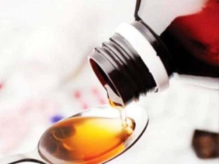 India started investigating four Cough Syrups After WHO Alert On 66 Child Deaths In Gambia गाम्बिया में 66 बच्चों की मौत के बाद WHO का अलर्ट: CDSCO ने शुरू की 4 भारतीय कफ सिरप की जांच