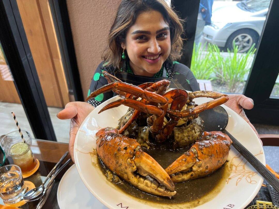 HBD Vanitha: ‛பிறந்தநாள்னா இப்படி கொண்டாடணும்...’ நண்டும் கையுமாக வனிதா விஜயகுமார்! Vanitha Vijayakumar celebrated her birthday by cooking crab HBD Vanitha: ‛பிறந்தநாள்னா இப்படி கொண்டாடணும்...’ நண்டும் கையுமாக வனிதா விஜயகுமார்!