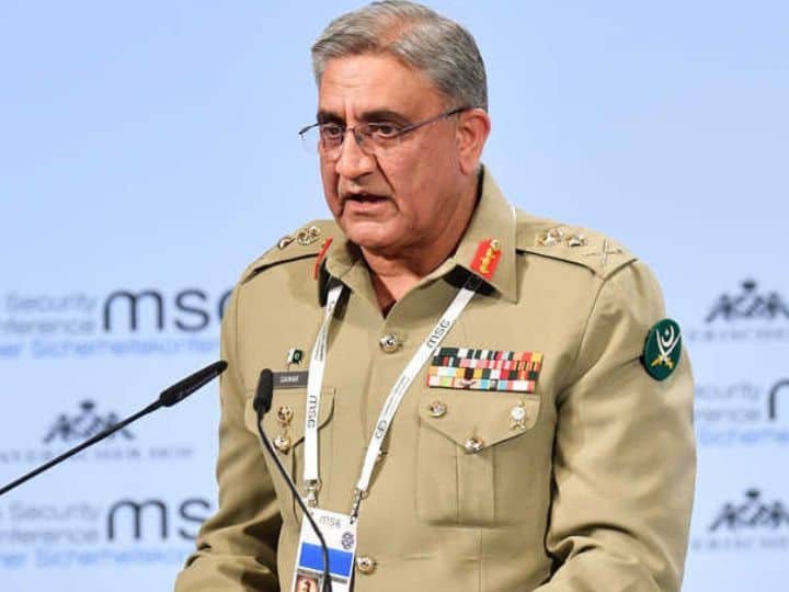 pakistan army chief general qamar javed bajwa assured pakistani army will stay away from politics Pakistan: इमरान खान के सैन्य विरोधी बयानों के बीच सेना प्रमुख बाजवा का आश्वासन, बोले- राजनीति से दूर रहेगी सेना