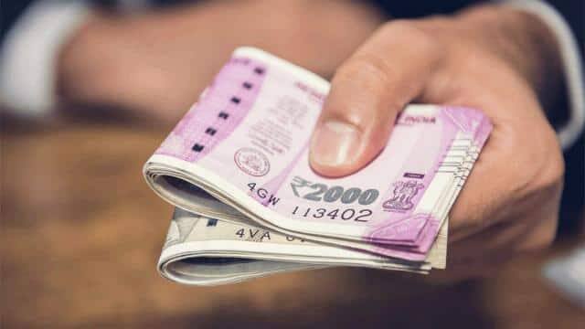 वहीं बात की जाए किराए की तो, अकेले यात्रा करने वाले यात्रियों को 1,25,202 रुपए, दो लोगों के लिए प्रति व्यक्ति 1,07,268 रुपये और तीन लोगों के लिए प्रति व्यक्ति 1,07,268 रुपए का खर्चा आएगा.