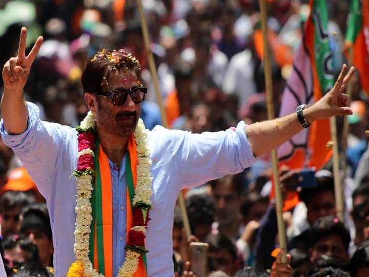 ‘Gumshuda Ki Talash’: Sunny Deol 'Missing' Posters Appear In Pathankot Sunny Deol BJP MP missing posters punjab Pathankot several 2019 Lok Sabha elections Sunil Jakhar Border ‘Gumshuda Ki Talash’: Sunny Deol 'Missing' Posters Appear In Pathankot