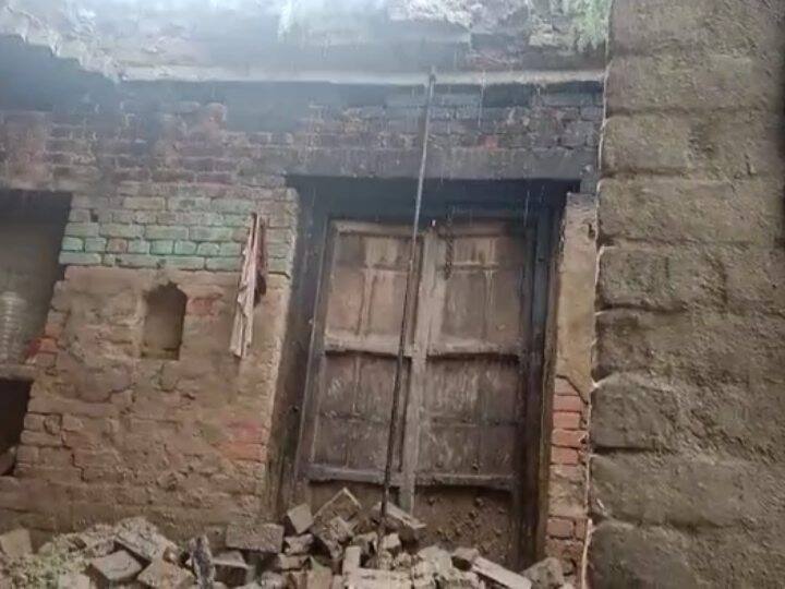 Fatehpur Mother dies after house roof collapse while daughter condition remains critical ANN Fatehpur News: बारिश के बाद गिरी घर की छत, मां की हुई मौत बेटी को किया गया जिला अस्पताल रेफर