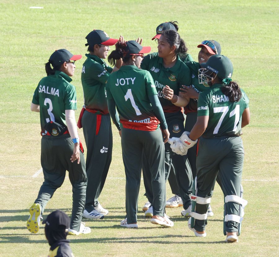 Womens Asia Cup 2022: அறிமுகப்போட்டியிலே ஹாட்ரிக் விக்கெட்டுகள்..! வங்காளதேச வீராங்கனை சாதனை...!