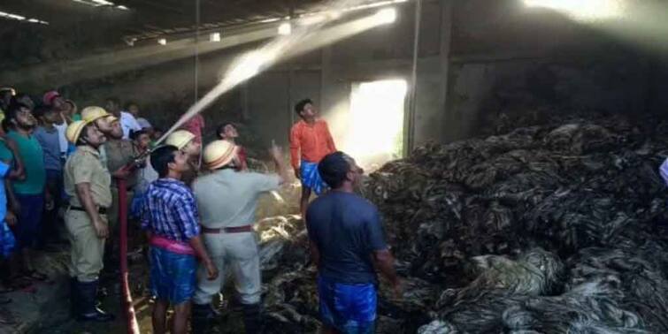 Malda Harishchandrapur fire erupts in jute warehouse loss of several lakhs Harishchandrapur News: স্থানীয়দের চেষ্টায় কিছুটা রক্ষে, বিধ্বংসী আগুনে পুড়ে ছাই পাটের গোলা, ১৮ লক্ষের ক্ষয়ক্ষতি