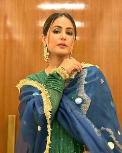 Hina Khan: हिना खानचा स्टायलिश देसी लूक; दिसतेय फारच सुंदर!