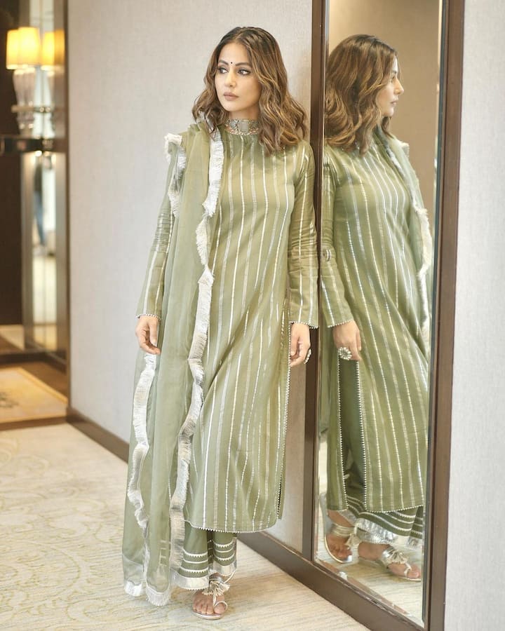 ताज्या फोटोंमध्ये हिना ग्रे रंगाचा सूट परिधान केलेली दिसत आहे.(फोटो सौजन्य :realhinakhan/इंस्टाग्राम)