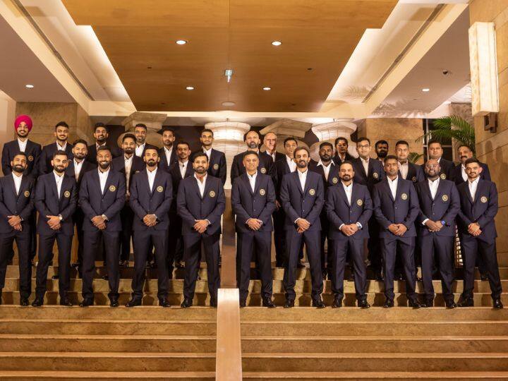 ऑस्ट्रेलियात 16 ऑक्टोबरपासून सुरु होणाऱ्या T20 विश्वचषक स्पर्धेसाठी भारतीय संघ ऑस्ट्रेलियाला रवाना झाला आहे.