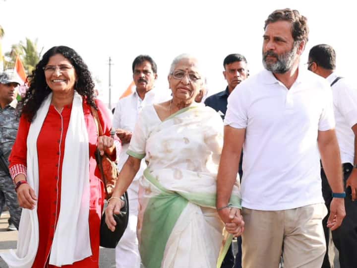 Mother, Sister Of Slain Journalist Gauri Lankesh Join Rahul Gandhi In Bharat Jodo Yatra Mother, Sister Of Slain Journalist Gauri Lankesh Join Rahul Gandhi In Bharat Jodo Yatra