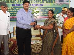 வனங்களையும், விலங்குகளையும் பாதுகாக்க முன்வர வேண்டும் - கரூர் மாவட்ட ஆட்சியர்