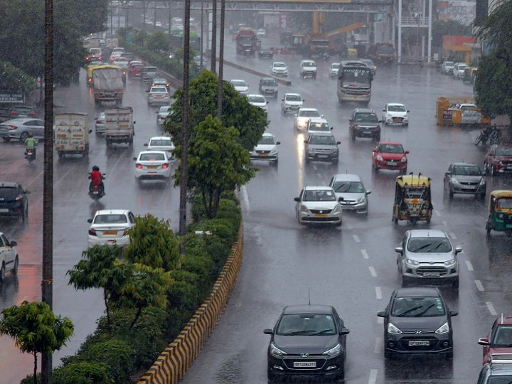 Maharashtra Rain Update Marathi News heavy rain across the state Mumbai yellow alert issued in Mumbai today Maharashtra Rain : राज्यभरात जोरदार पावसाची शक्यता, मुंबईत आज 'यलो अलर्ट' जारी