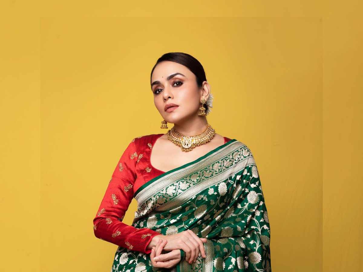 Top 10 Sari Looks of Amruta Khanvilkar | Times of India