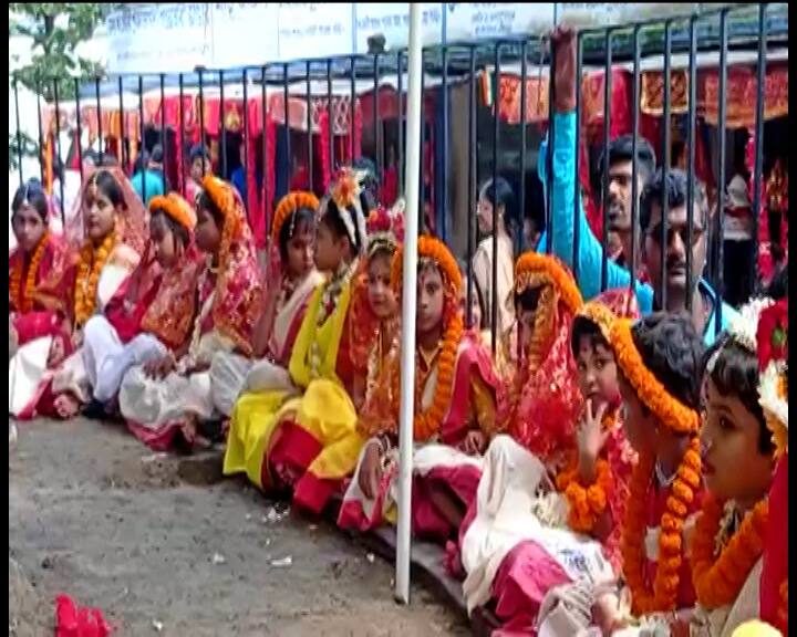 বোলপুরে কোপাই নদীর তীরে কঙ্কালীতলা মন্দির। সতী পীঠের অন্যতম এই স্থানে মায়ের কাঁকাল অর্থাৎ কোমরের হাড় পড়েছিল বলে কথিত রয়েছে।