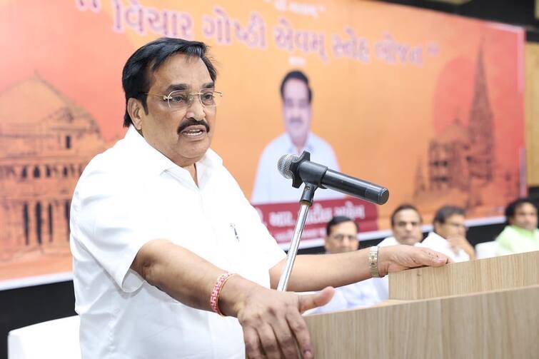 Gujarat BJP chief CR Paatil invites AAP leaders to visit schools Aam Aadmi Party retaliates Gujarat Politics: सीआर पाटिल ने आप नेताओं को स्कूलों का दौरा करने के लिए किया आमंत्रित, आम आदमी पार्टी ने किया पलटवार