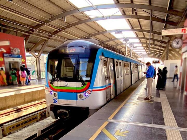Hyderabad metro rail timings extended upto 11 PM from October 10 th 2022 Hyderabad Metro Rail : మెట్రో ప్రయాణికులకు గుడ్ న్యూస్, రాత్రి 11 గంటల వరకు సేవలు పొడిగింపు