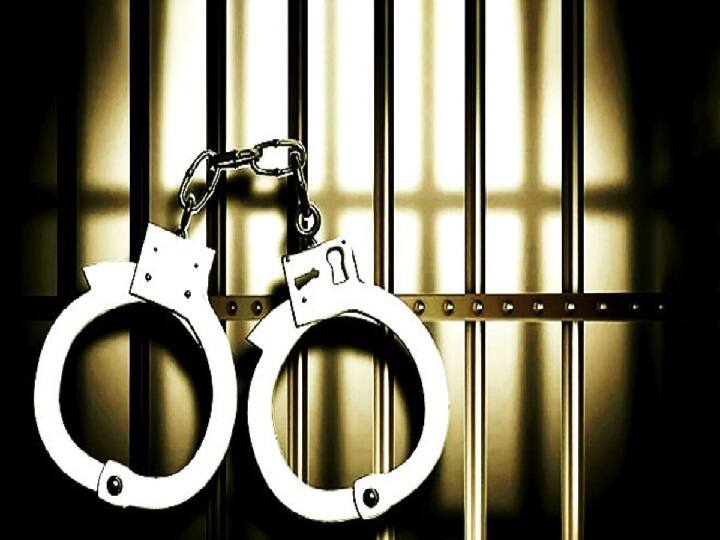 Jharkhand Two policemen arrested for raping 50 year old woman in lohardaga Lohardaga Rape: 50 साल की महिला से गैंगरेप के आरोप में पुलिस के 2 जवान गिरफ्तार, DGP ने SP से मांगी रिपोर्ट