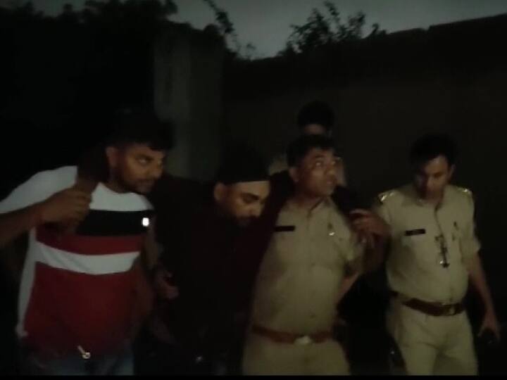 Noida News Encounter with the police of miscreants who carried out several incidents of snatching Noida News: स्नैचिंग की कई वारदातों को अंजाम देने वाले बदमाशों की पुलिस के साथ मुठभेड़, एक बदमाश घायल