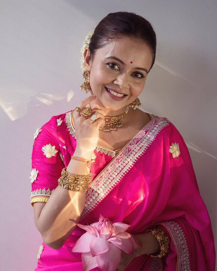 आता तिचे लेटेस्ट फोटोही चाहत्यांमध्ये मोठ्या प्रमाणात व्हायरल होत आहेत.(फोटो सौजन्य :devoleena/इंस्टाग्राम)
