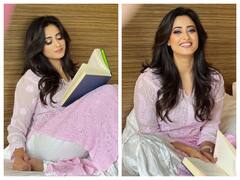 खुले बाल, चेहरे पर कातिल मुस्कान...पिंक सूट में बला की खूबसूरत लगीं Shweta Tiwari