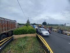 Ujjain: उज्जैन में पीएम मोदी के काफिला रूट पर उतारी गई नगर निगम की टीम, साफ-सफाई का काम शुरू, देखें तस्वीरें