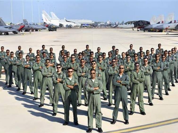 IAF to unveil new combat uniform for personnel on Air Force Day Air Force Day 2022 : இந்திய விமானப்படைக்கு புதிய போர் சீருடை… இந்திய விமானப்படை தினமான இன்று புதிய அறிவிப்பு..