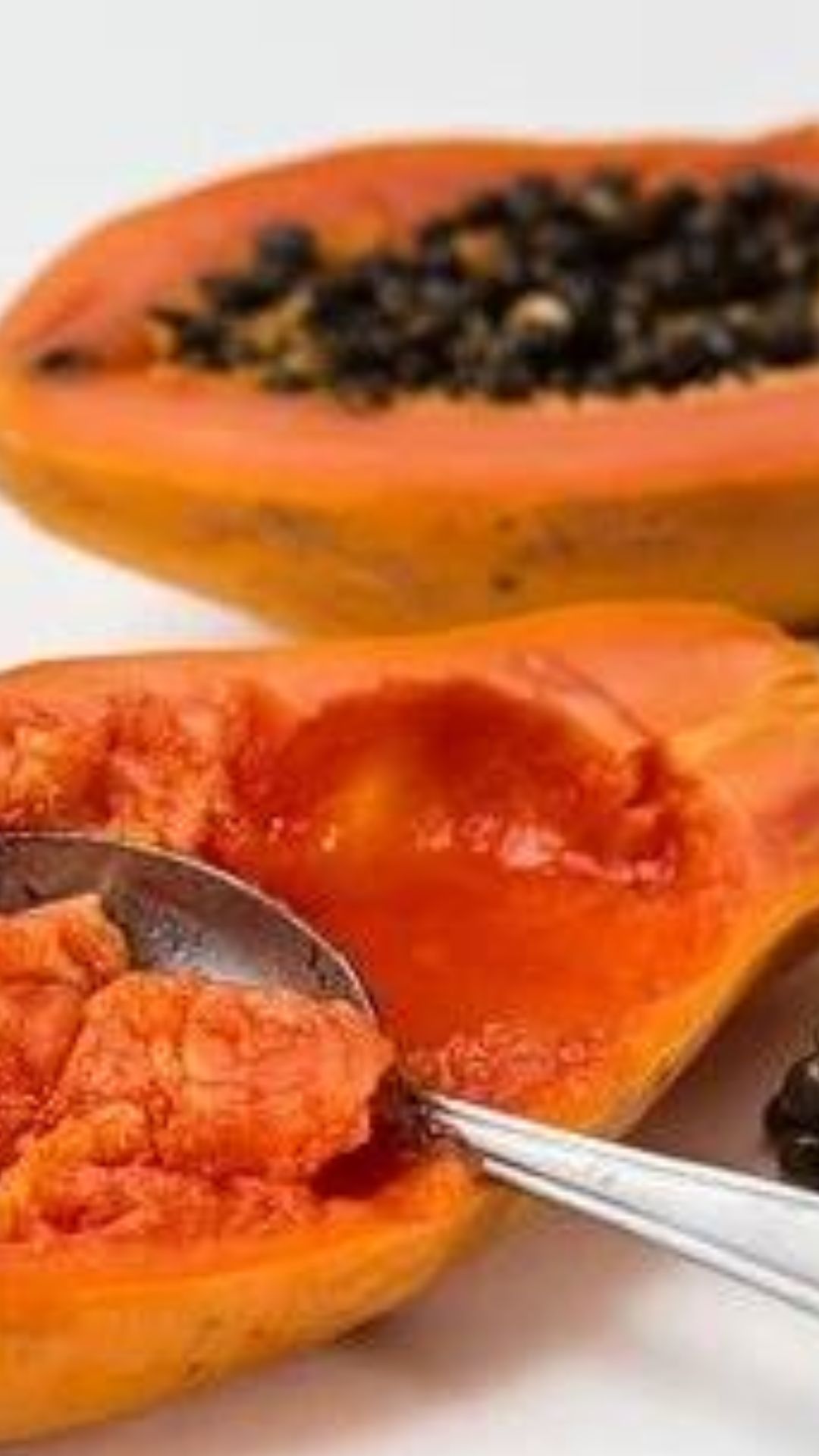 পেঁপের মধ্যে রয়েছে পর্যাপ্ত ফাইবার সহ অ্যান্টি অক্সিডেন্ট। হজম ক্ষমতা বাড়াতেও সাহায্য করে।
