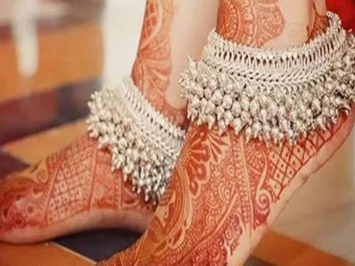 Pair ka payal hot sale ka design