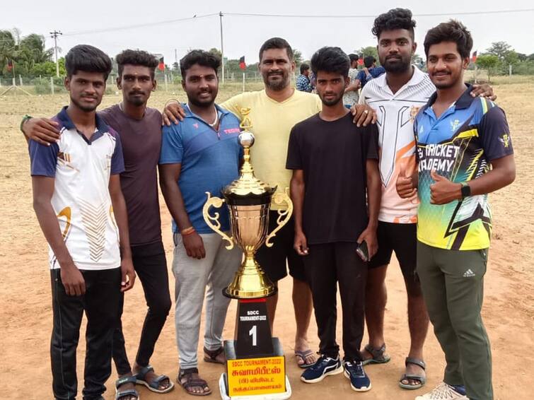 karur government arts college topped the state level cricket tournament மாநில அளவிலான கிரிக்கெட் போட்டி - கரூர் அரசு கலைக் கல்லூரி மாணவர்கள் முதலிடம்