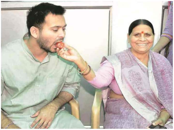 राजनीति की रपटीली राहों पर 'मेरे साथ मां है', देखिए तस्वीरें जो दिल में जगह बना गईं