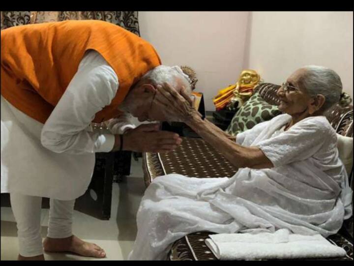 राजनीति की रपटीली राहों पर 'मेरे साथ मां है', देखिए तस्वीरें जो दिल में जगह बना गईं