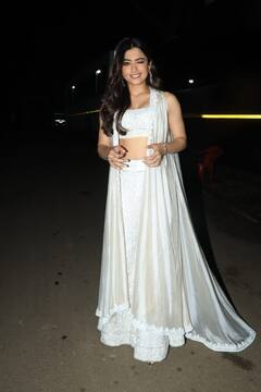 Goodbye Promotion: Bigg Boss के सेट पर नीना गुप्ता के साथ रश्मिका मंदाना ने लगाए चार चांद, व्हाइट ड्रेस में लगीं अप्सरा सी खूबसूरत