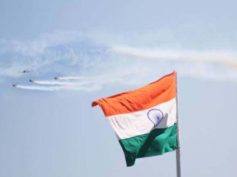 Indian Air Force Day 2022 Date and Significance Know All About the History of the Air Force and How This Day Paying Tribute to the Indian Air Force Personnel Will Be Celebrated Air Force Day 2022 : இந்திய விமானப்படை தினம்… ஏன் இன்று கொண்டாடப்படுகிறது? என்ன வரலாறு?