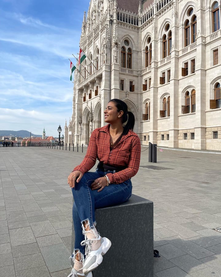 విజయ్ దేవరకొండ ‘వరల్డ్ ఫేమస్ లవర్’ సినిమాతో తెలుగు ప్రేక్షకులకు సువర్ణగా పరిచయం అయింది ఐశ్వర్య రాజేష్.  Photo@Aishwarya Rajesh/instagram