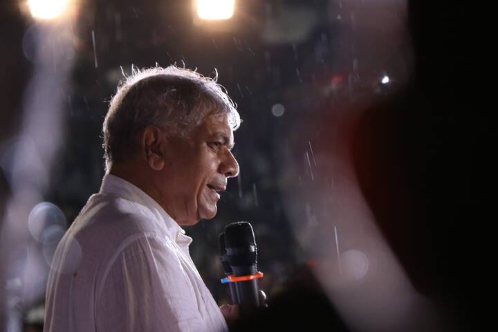 आता या पंक्तीत वंचित बहुजन आघाडीचे राष्ट्रीय अध्यक्ष प्रकाश आंबेडकर यांचंही नाव सामील झालं आहे.