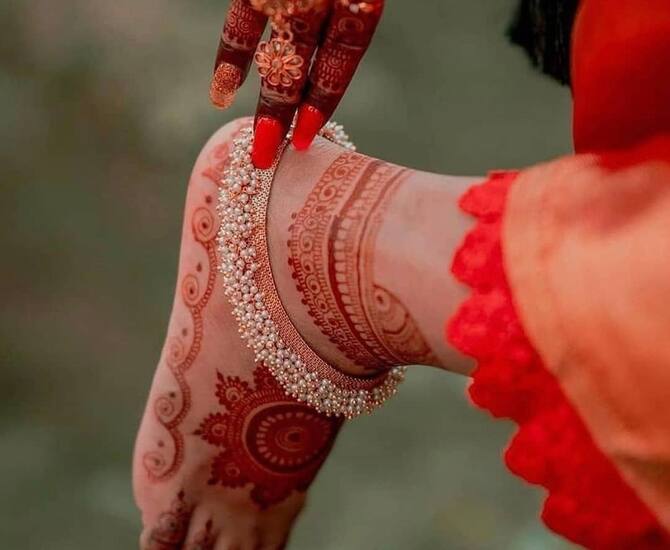 Try This Unique Payal Design For The This Festive Season | Women Anklet  Designs: इस करवा चौथ और दिवाली खूबसूरत पायल से सजाएं अपने पैर, लेटेस्ट  डिजाइन का पूरा कलेक्शन देखिए
